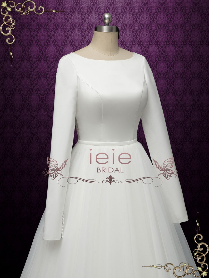Minimalist Wedding Dress with Long Sleeves LUNA image 3