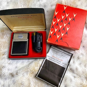 REMINGTON Razor Selectro-200 electric (made in UK in1966) - New in Box with manual model BY200