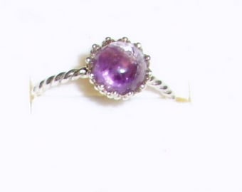 Amatista morada en plata de ley maciza. Talla femenina de encaje 5.25. Envío gratuito en EE. UU. - Disponible en 1-3 días. Un anillo.
