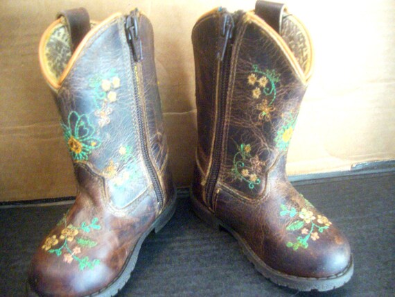 Toddler Boots - Smoky Mountain brand Size 4R with side zipper, style 3831T Floralie Variegated Brown with Floral Embroidery - Gently worn View 4