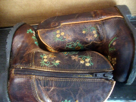 Toddler Boots - Smoky Mountain brand Size 4R with side zipper, style 3831T Floralie Variegated Brown with Floral Embroidery - Gently worn View 6