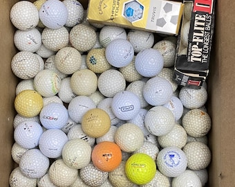16 pelotas de golf: algunas nuevas, otras antiguas; 1 docena al azar + 4 (las últimas).