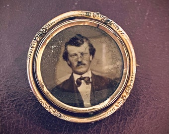 Victorian Swivel Mourning Brooch with Onyx and Gold Leaf and Tintype of a Handsome Gentleman