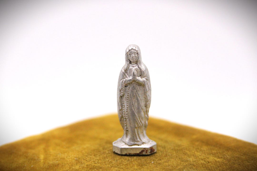 Antique Pocket Saint - Our Lady of the Holy Rosary / Mary Praying the ...