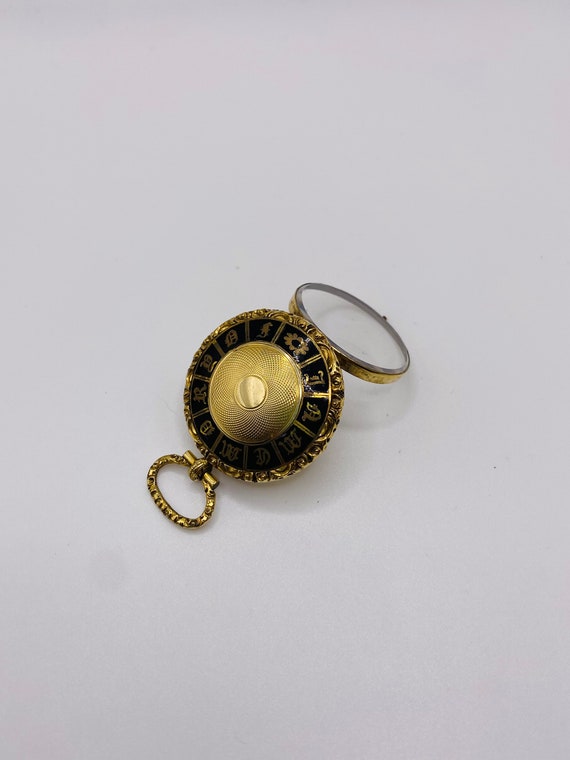 Large Victorian 'In Memory Of' Enamel Mourning Po… - image 9