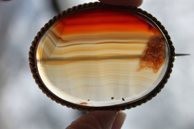 Large 1800s Scottish Banded Agate Cloak Brooch / Scottish Agate Pebble Specimen Brooch / Outlander Cloak Pin image 3