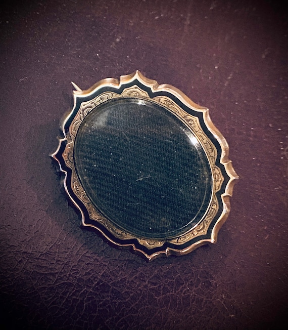 Georgian Victorian Mourning Memorial Brooch with W