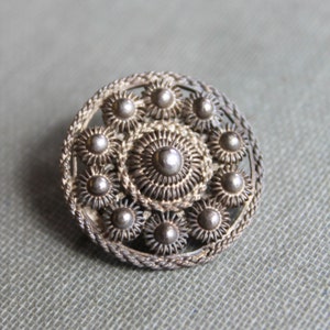 Antiguo holandés Sterling Zeeland Cannetille Medallion Lace Pin