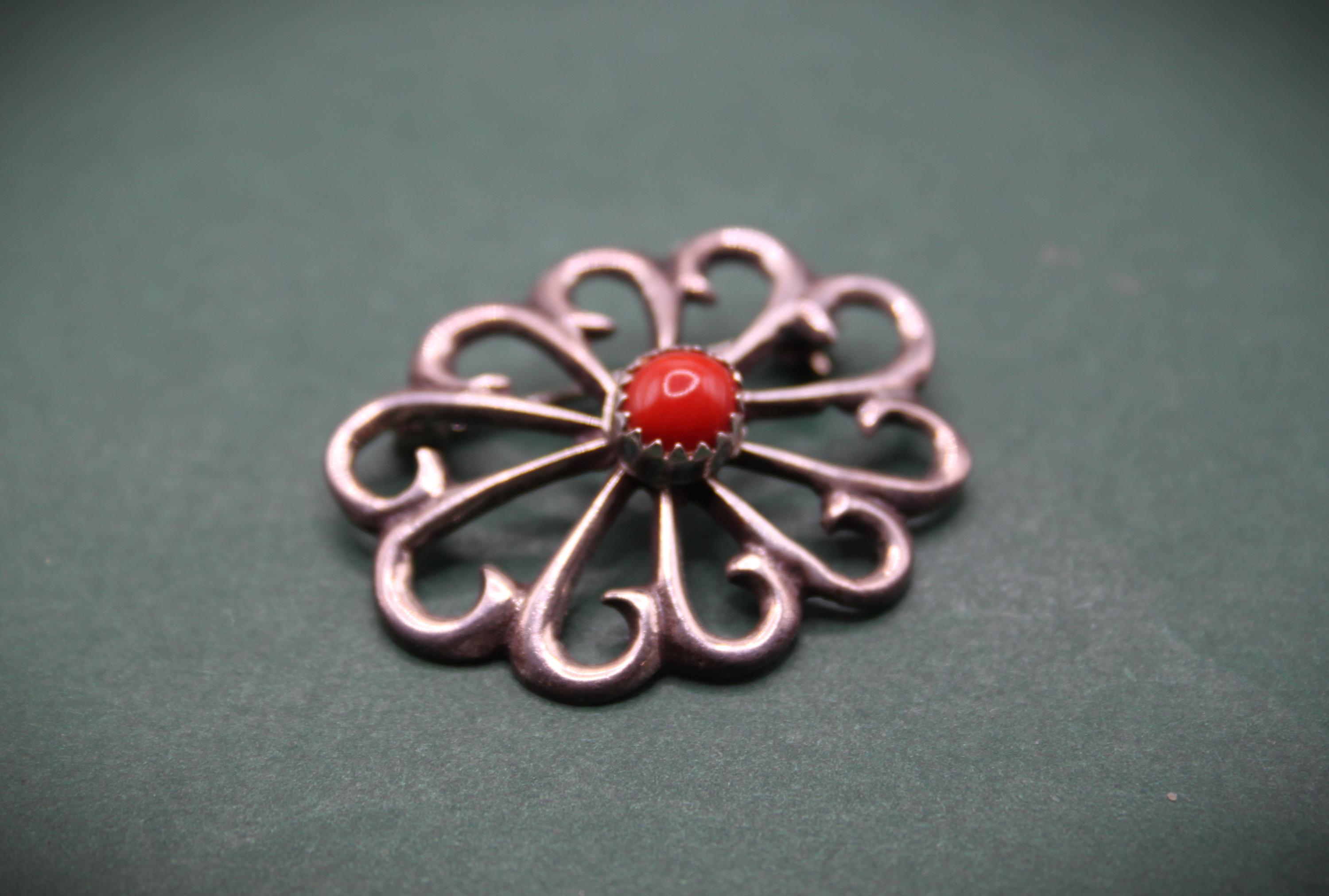 Diamants, Saphirs Jaunes, Gouttes De Corail Rouge, Collier/broche En Or Et Argent