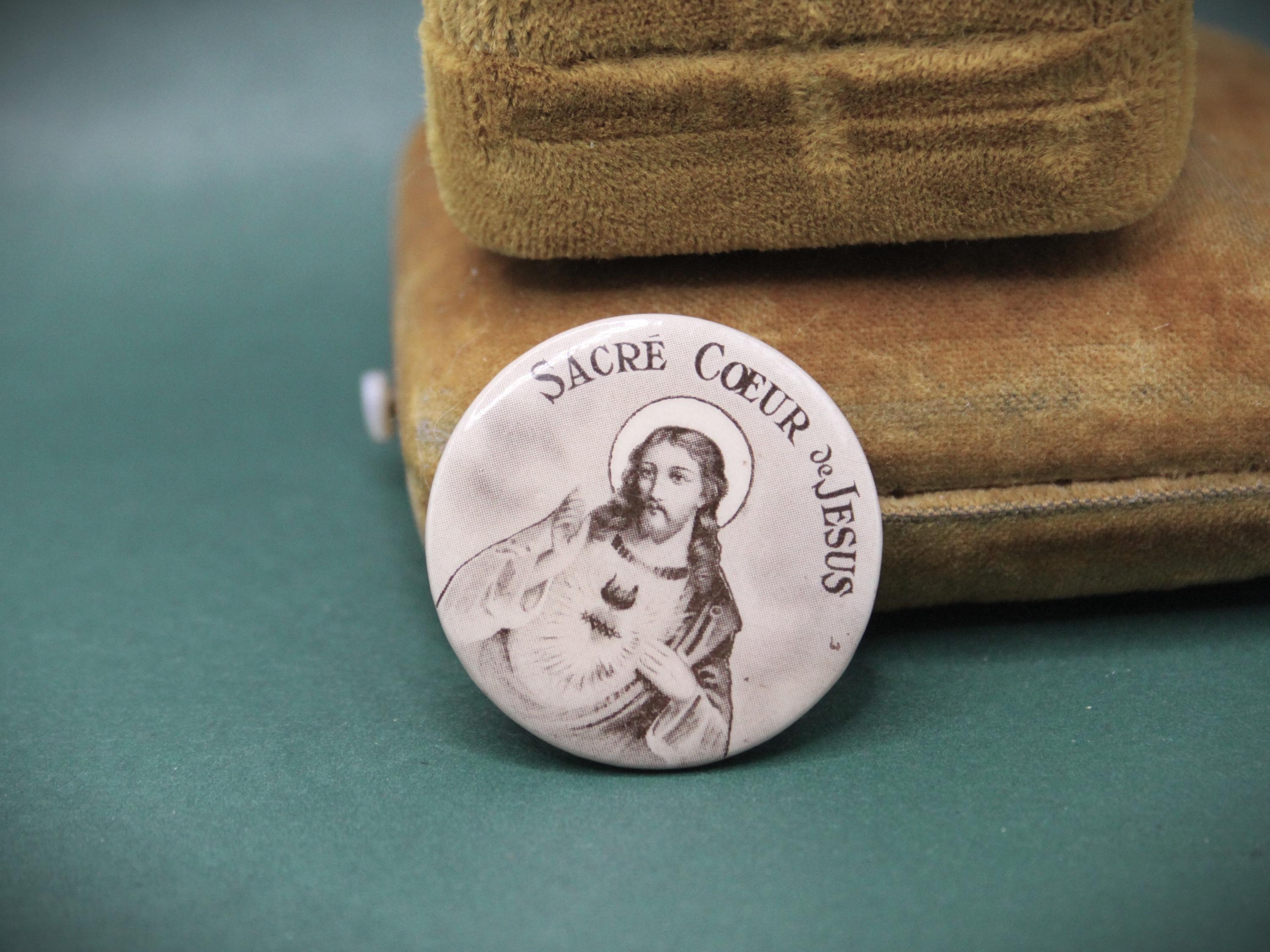 Définition de l'emblème du cœur sacré de la dévotion éternelle de la