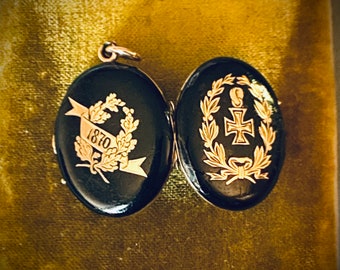 1870 Victorian Gold and Enamel Mourning Locket / Double Sided Enamel Locket