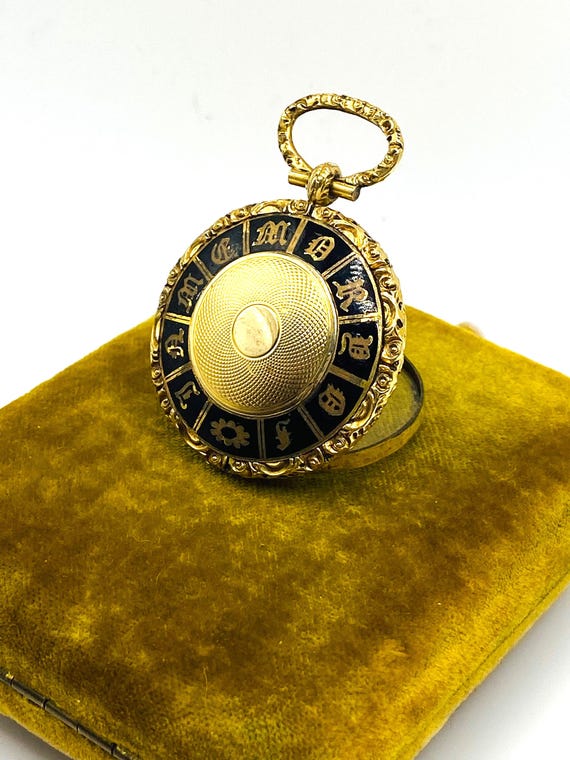 Large Victorian 'In Memory Of' Enamel Mourning Po… - image 2