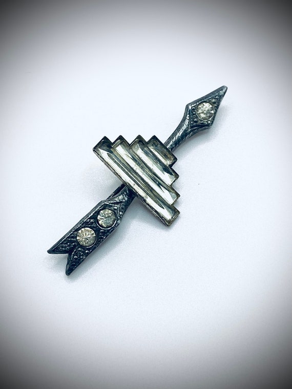 Art Deco Vauxhall Glass Cupid's Arrow Brooch - Mi… - image 2