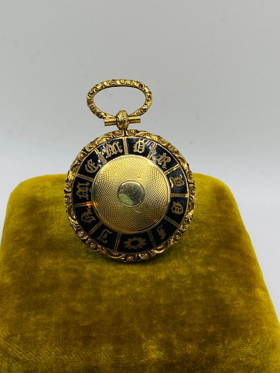 Large Victorian 'In Memory Of' Enamel Mourning Po… - image 5