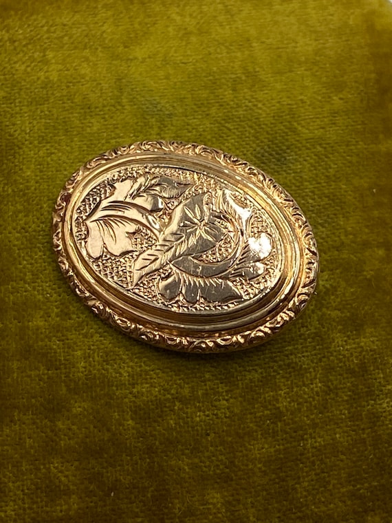 Antique Victorian Gold Hand Engraved Leaf Brooch