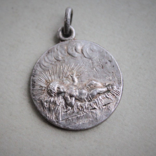 Antique Infant Jesus in Manger Christmas Religious Medal