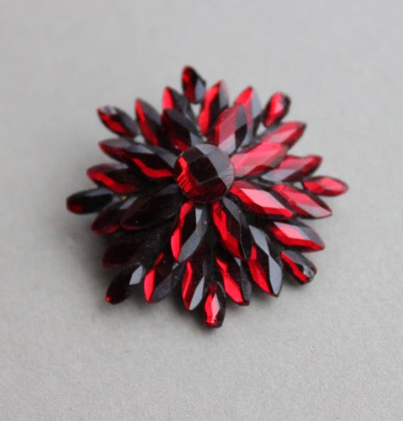 Georgian Vauxhall Glass Snowflake Brooch / Crimson