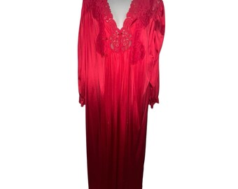 Vintage Vanity Fair Nightgown Robe Peignoir Set Size Medium Red Satin Long Lace