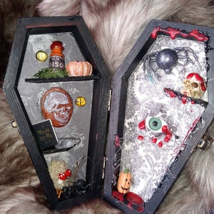Miniature Halloween Coffin Diorama: &quot;Eye See You&quot; Spooky Decor