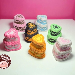Cake Clicker Fidget Toy – 3D Printed Mechanical Switch Fidget - Mini Birthday Cake Gift - Cute Stress Relief Desk Toy