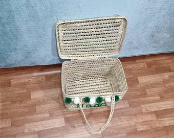 organizer do pokoju dziecięcego z plecionego liścia palmowego