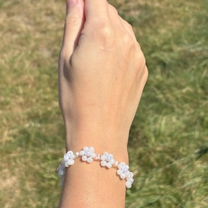 Beaded Daisy Bracelet, Floral Bracelet, Flower Bead Bracelet, Handmade Bracelet, Summer Jewelry, Seed Bead Bracelet, Bracelet for Women