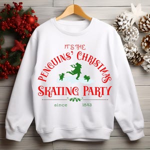 File PNG di Muppet Christmas Carol per Cricut, Silhouette, macchine da taglio raffiguranti la festa di pattinaggio natalizia dei pinguini