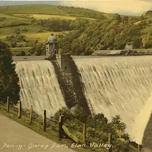 Postal antigua de Gales: Presa de Pen-y-Gareg, valle de Elan, serie Frith, enviada en 1964