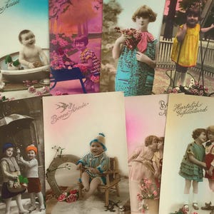 Antieke ansichtkaarten – Set van 8 handgekleurde fotokaarten – Bundel art-deco kinder- en feestdagen