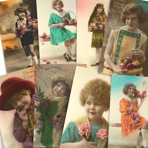 Antieke Europese ansichtkaarten – Set van 8 handgekleurde fotokaarten – Art-decobundel meisjes met bloemen