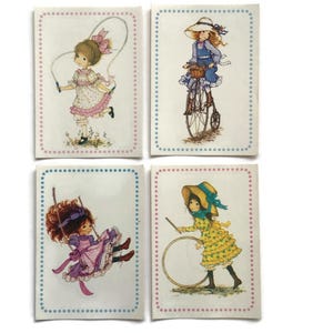 Set di 4 adesivi Miss Petticoat - Ragazze Panini anni '80 che giocano, vanno in bicicletta e saltano la corda
