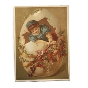Antieke Franse Trade Card – Meisje met paasei met bloemen (L’Indiscrète)