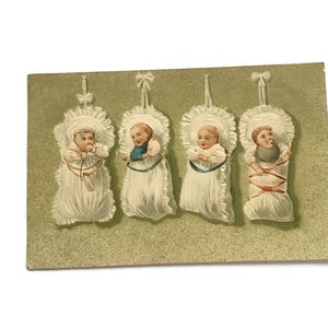 Carte postale ancienne pour bébé en relief – 1902 Bébés emmaillotés, nouveauté édouardienne