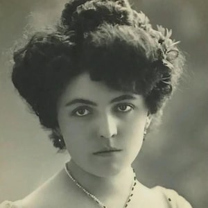 Antique French Postcard – Edwardian Lady Portrait – Early 1900s