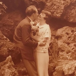 Cartolina francese d'epoca - Coppia romantica -