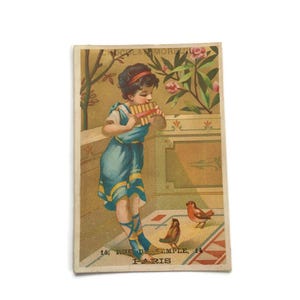 Cartão de visita francês antigo – Menina tocando flauta de pã com pássaros – Impressão publicitária de Paris do século XIX