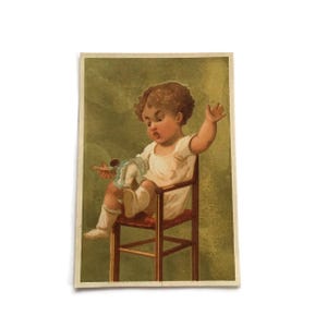Cartão de Comércio Antigo – Menina com Boneca, Século XIX