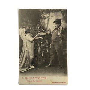 Cartão postal vintage desgastado pelo tempo – com falhas, desbotado e cheio de charme – peça efêmera europeia antiga