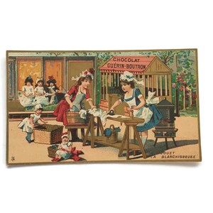 Cartão de Comércio Francês Antigo – Chocolat Guérin-Boutron – Pequenas Lavadeiras e Bonecas
