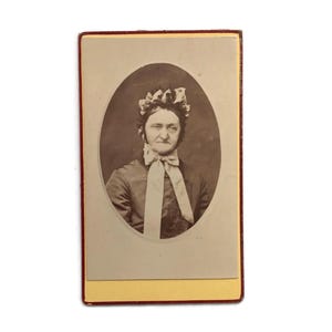 Antique Carte de Visite Photo – CDV Portrait of Elderly Woman in Bonnet c.1870s – Unmarked