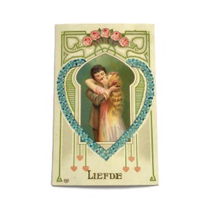 Antica cartolina olandese d'amore - Art Nouveau in rilievo - Coppia romantica - "Liefde"