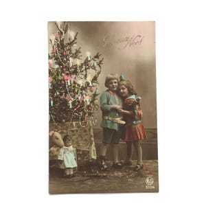 Antique French Christmas Postcard – Joyeux Noël with Children, Toys & Tree – Hand-Tinted Belle Époque Photo Card