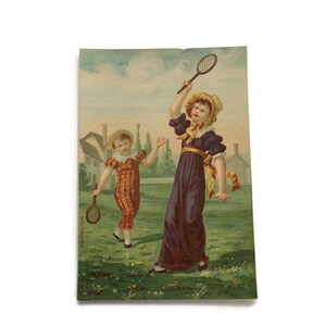 Antike französische Handelskarte – Tennis spielende Kinder – Werbekarte aus den 1890er Jahren –Honoré Legaye Reims