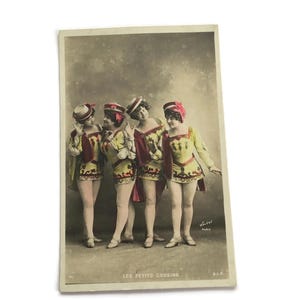 Postal francesa antigua: Artistas de music-hall: Les Petits Cousins, c. 1900