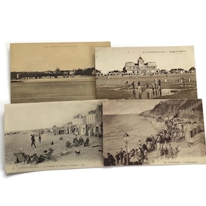 Antieke Franse strandkaarten – set van 4 kusttaferelen – bundel vintage kustfotografie