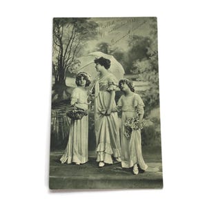 Antica cartolina francese – Donne e ragazze in abiti edoardiani – Foto d'epoca con parasole [anni '10]