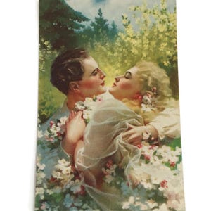 Carte postale romantique vintage – « Le printemps de l'amour » – Les amoureux de l'Art nouveau dans un pré de fleurs