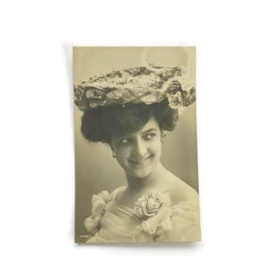 Carte postale vintage - Dame élégante dans un style intemporel - Belle Epoque