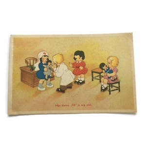 Carte postale hollandaise vintage - Enfants jouant au docteur - Illustration des années 1950