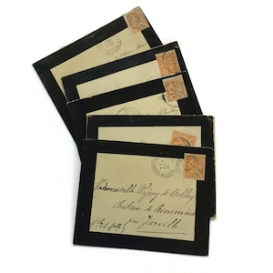 Juego de 5 sobres de luto franceses antiguos (cartas del siglo XIX con borde negro y sellos) - Efímera victoriana para diarios basura